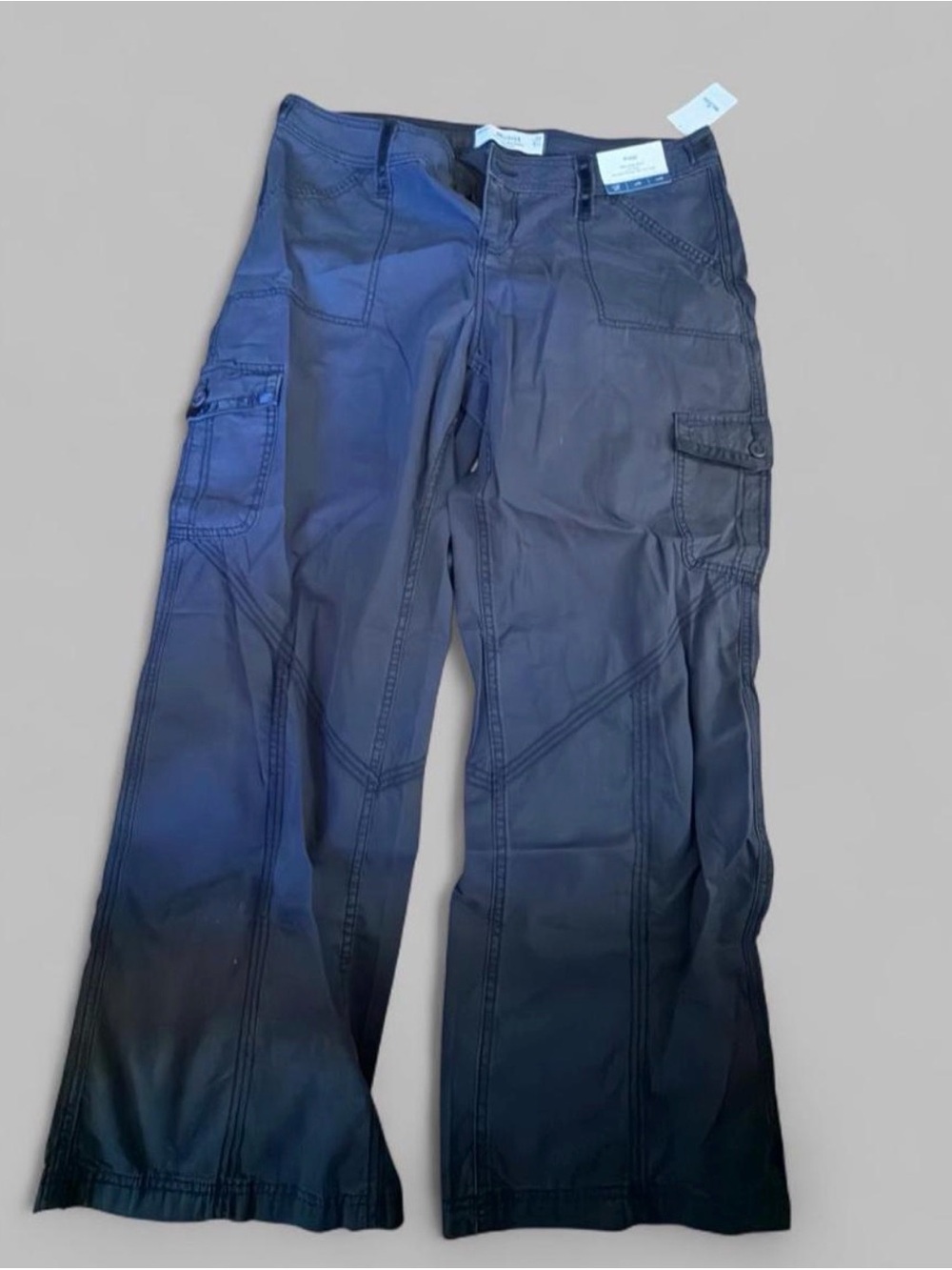 NWT- Hollister- Womenβs Black Baggy Cargo Pants -Size 31β/ 12